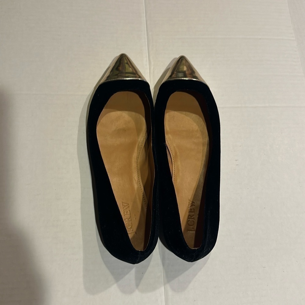 J Crew Amelia velvet cap gold toe flats black velvet pointy shoes size 8 1/2 - Picture 1 of 10